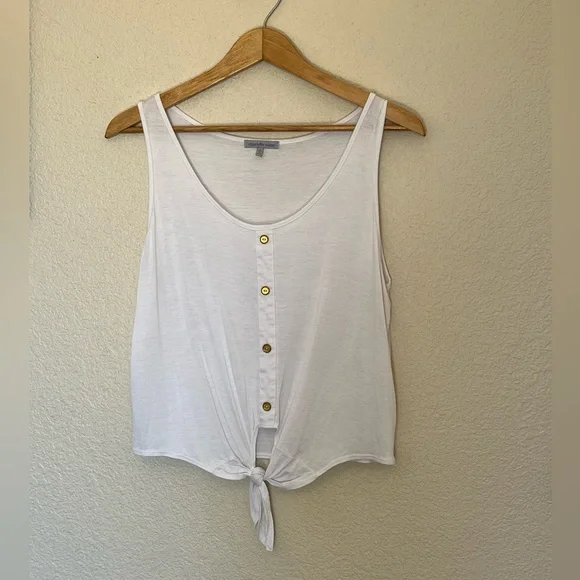Charlotte Russe | White Tie-Front Gold Button Tank - Picture 4 of 8